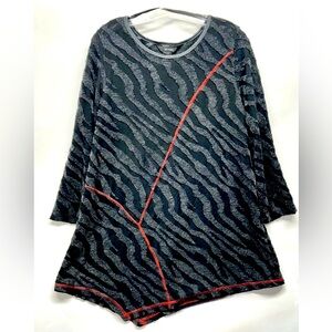 Ali Miles Black Textured Top Gray Red Tunic
